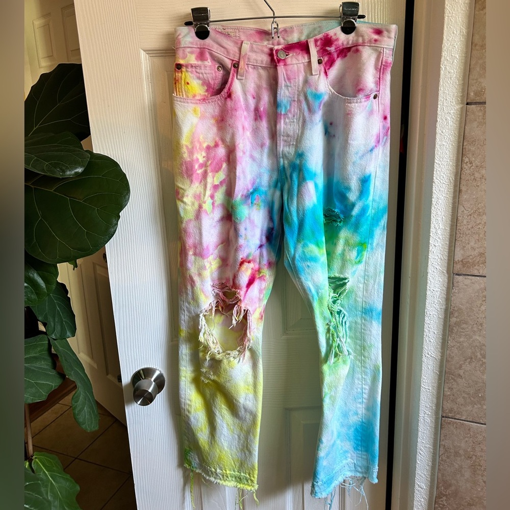 Custom tie dye Levi’s 501 jeans rainbow